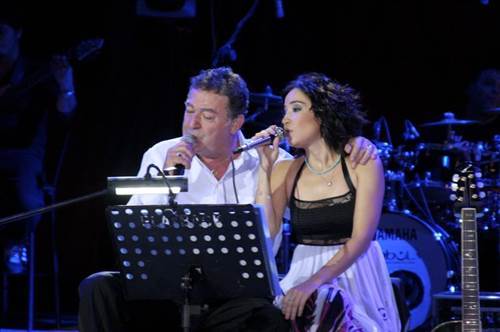 Kayahan'ın ölümü ünlüleri yasa boğdu