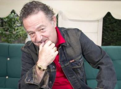 Kayahan'ın ölümü ünlüleri yasa boğdu