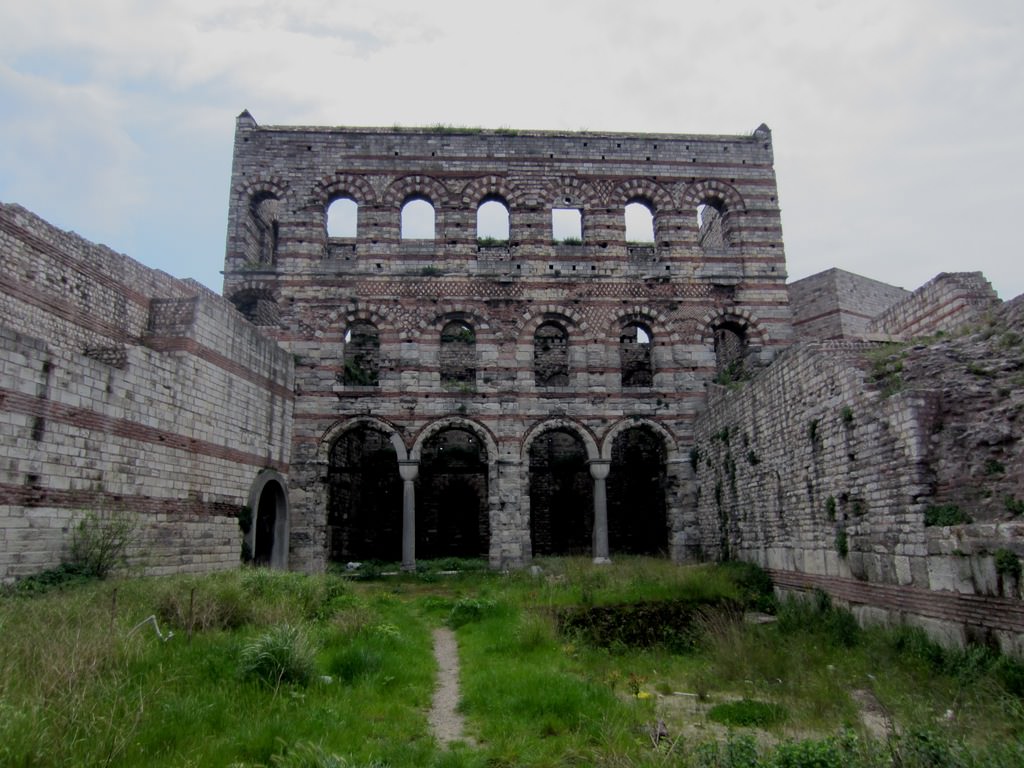 İstanbul'un 12 tılsımlı tarihi yapısı