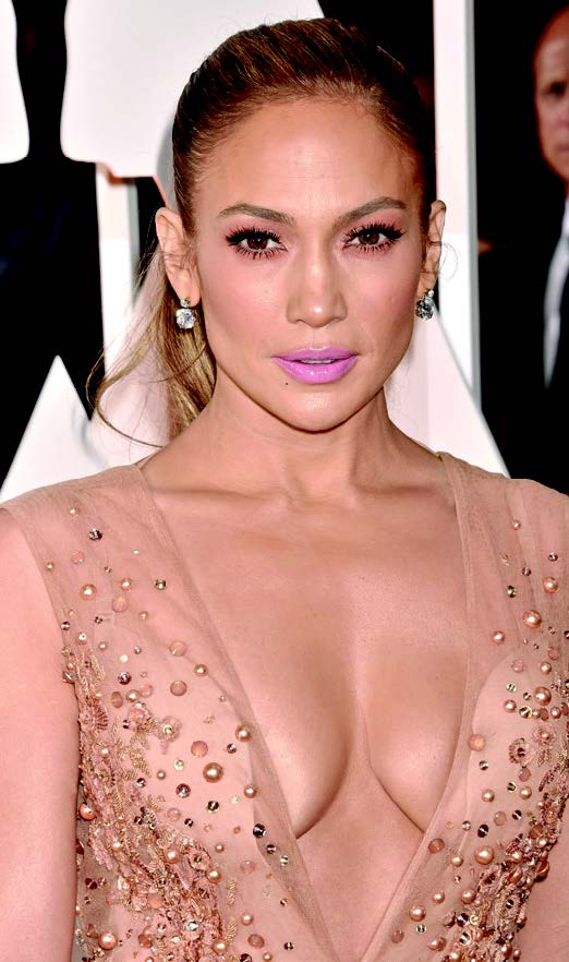 Derin dekoltenin doğru kullanım kuralı