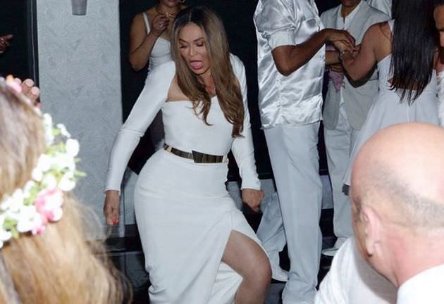 Beyonce annesinin düğününden fotoğrafları paylaştı