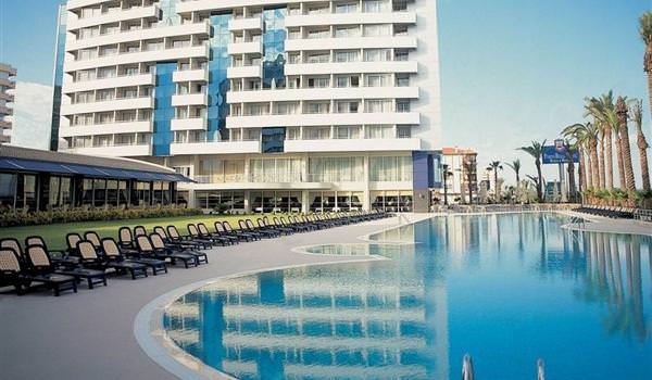  İstanbul'daki en iyi havuzlar