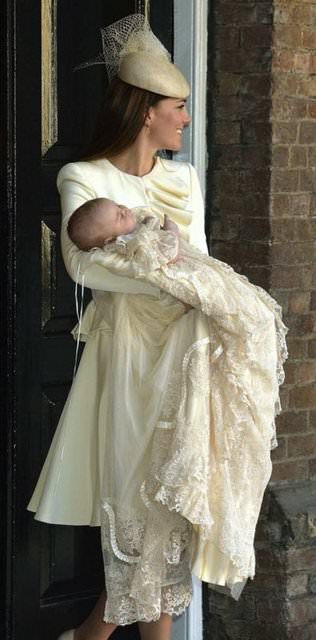 Prenses Charlotte vaftiz oldu