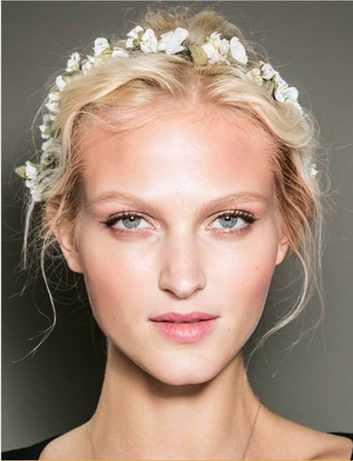 Kumsal düğünlerine özel saç modelleri