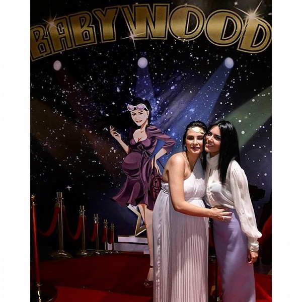 Neslişah Alkoçlar 'baby shower' yaptı