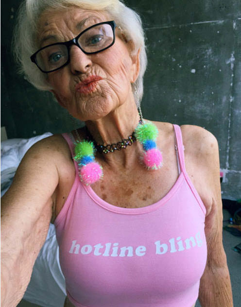 87 yaşındaki Baddie Winkle Instagram'ı salladı!