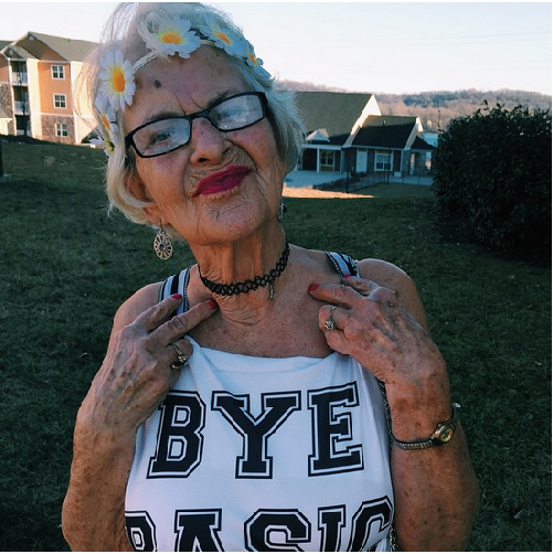 87 yaşındaki Baddie Winkle Instagram'ı salladı!