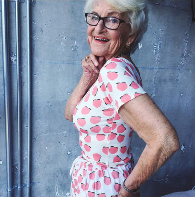 87 yaşındaki Baddie Winkle Instagram'ı salladı!