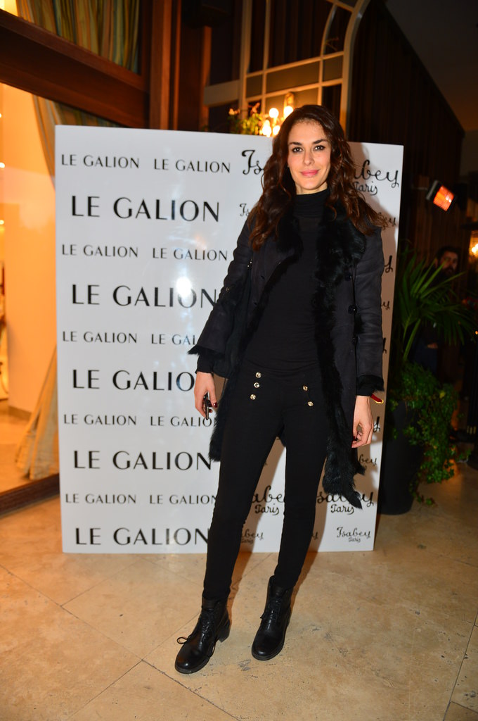 Ünlüler iki yeni parfümle tanıştı