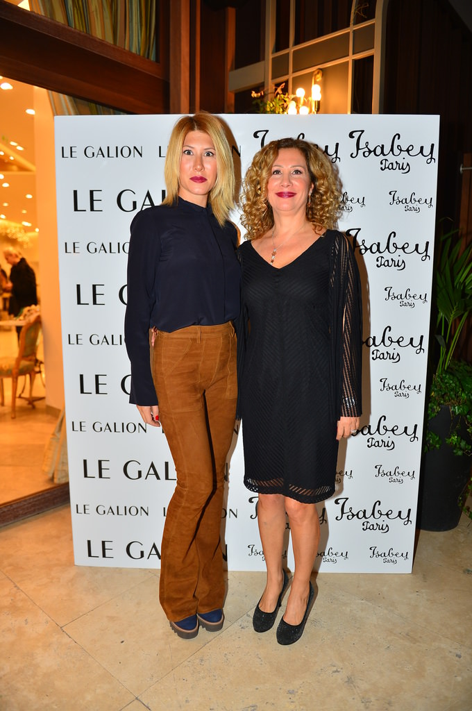 Ünlüler iki yeni parfümle tanıştı