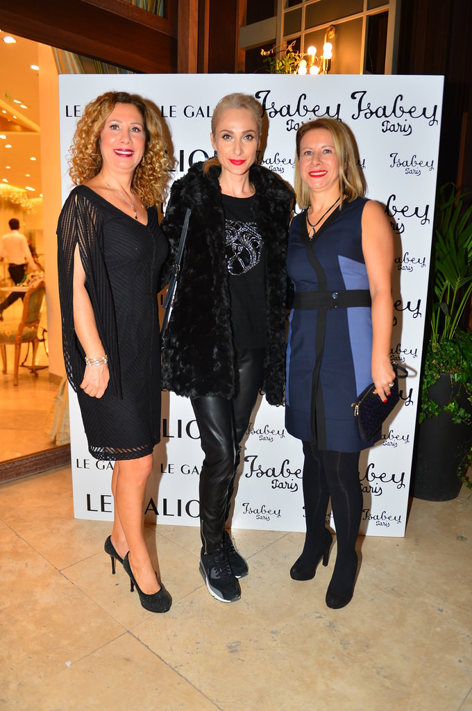 Ünlüler iki yeni parfümle tanıştı