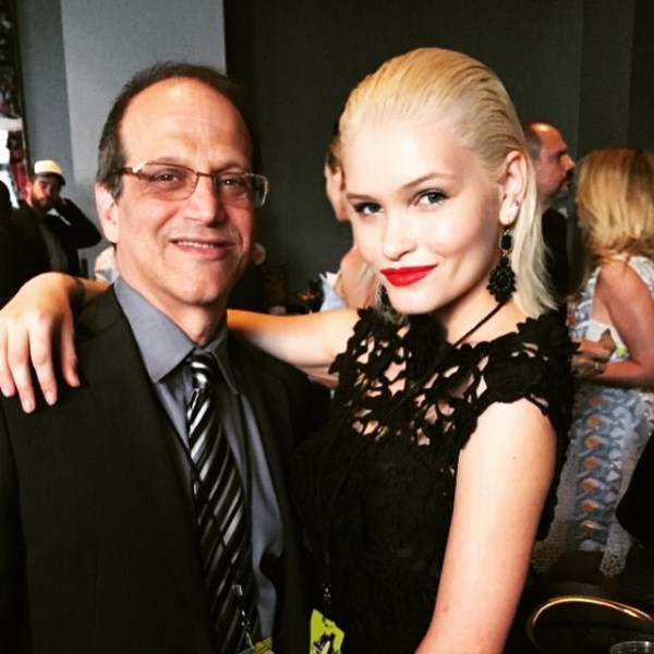 Bir gelinlik hikayesi: Akay