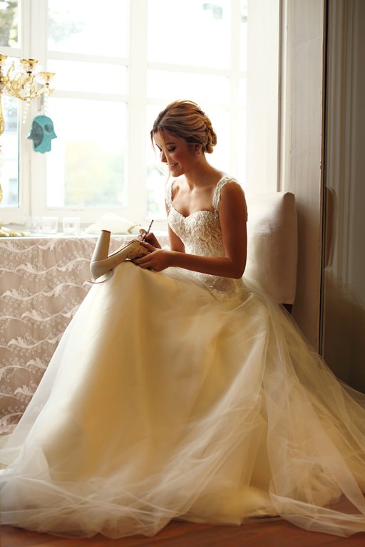 Bir gelinlik hikayesi: Akay