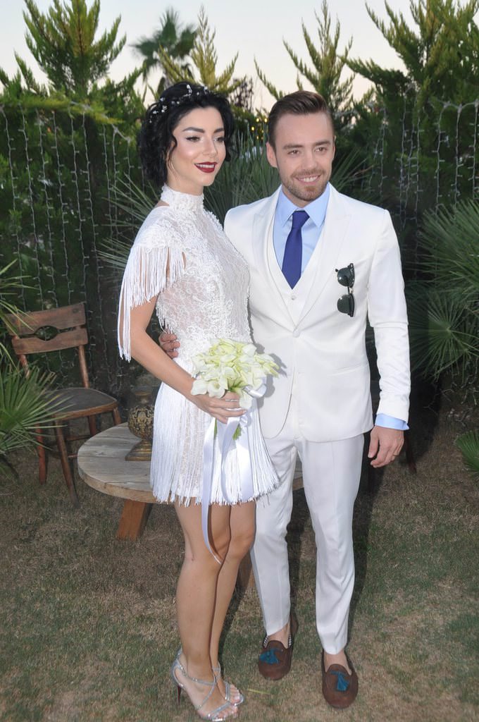 Merve Boluğur ile Murat Dalkılıç alyansları çıkarttı