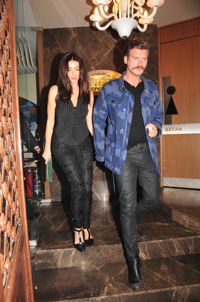 Kıvanç Tatlıtuğ'dan hayranlarını üzen haber!