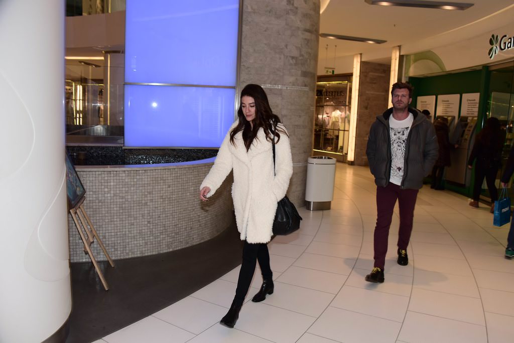 Kıvanç Tatlıtuğ'dan hayranlarını üzen haber!