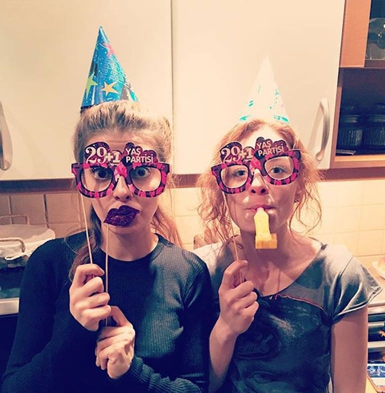 Özge Özpirinçci yeni yaşını kutladı