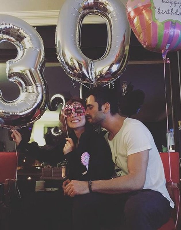 Özge Özpirinçci yeni yaşını kutladı