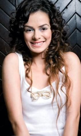 Özge Özpirinçci yeni yaşını kutladı