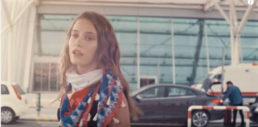 Serenay Sarıkaya ve Kerem Bursin'in yeni reklam filmi