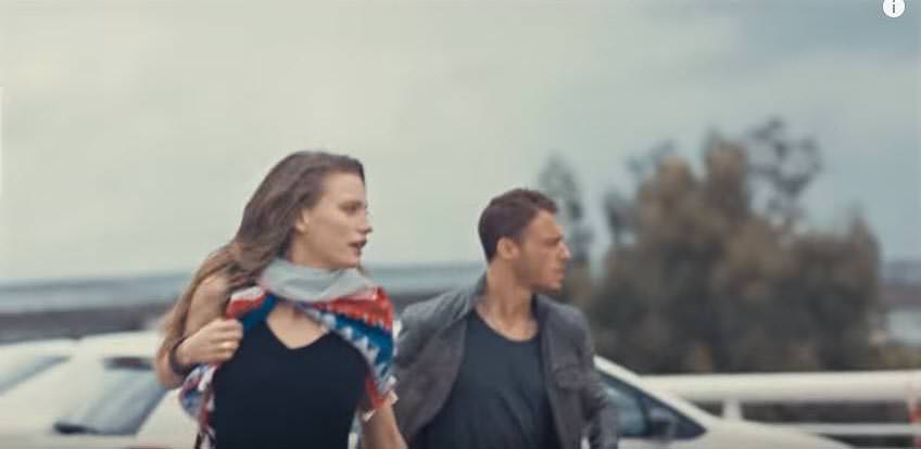 Serenay Sarıkaya ve Kerem Bursin'in yeni reklam filmi