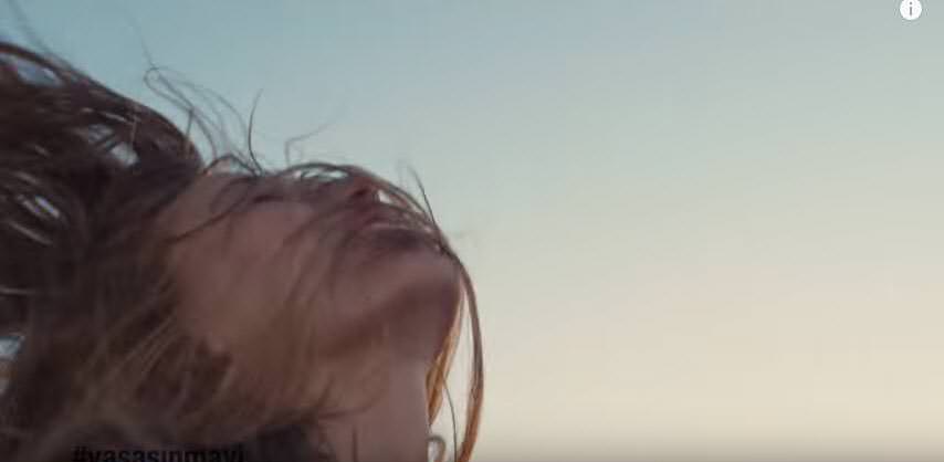 Serenay Sarıkaya ve Kerem Bursin'in yeni reklam filmi