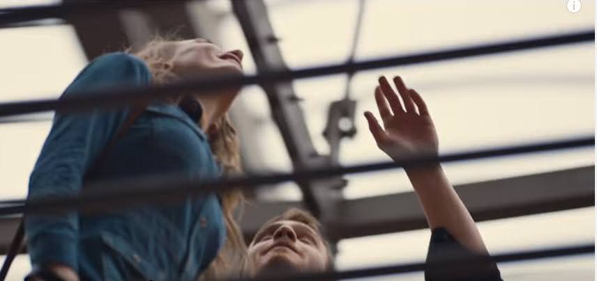 Serenay Sarıkaya ve Kerem Bursin'in yeni reklam filmi