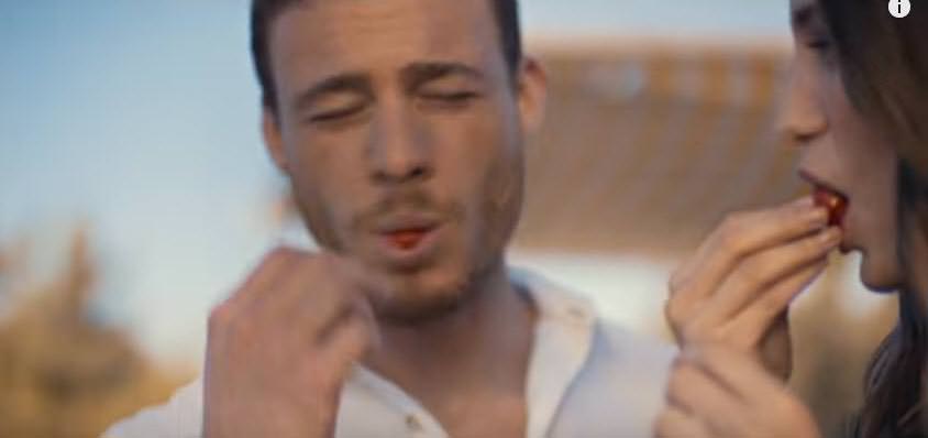 Serenay Sarıkaya ve Kerem Bursin'in yeni reklam filmi