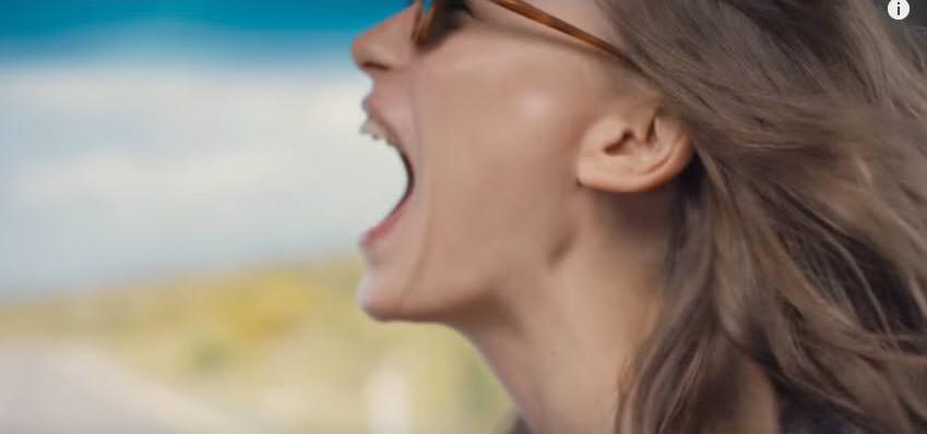 Serenay Sarıkaya ve Kerem Bursin'in yeni reklam filmi