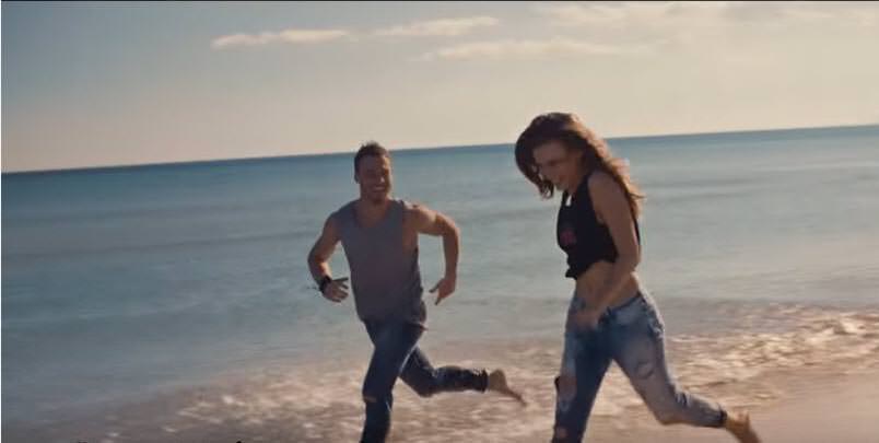 Serenay Sarıkaya ve Kerem Bursin'in yeni reklam filmi