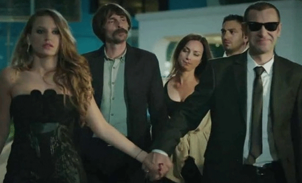 Nejat İşler ve Serenay Sarıkaya filminden ilk fotoğraflar