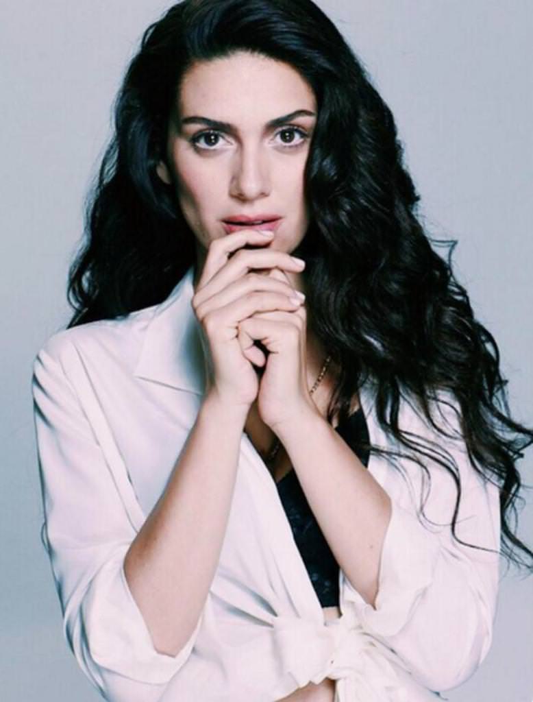 Bergüzar Korel'in makyajsız hali şaşırttı