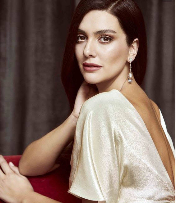 Bergüzar Korel'in makyajsız hali şaşırttı