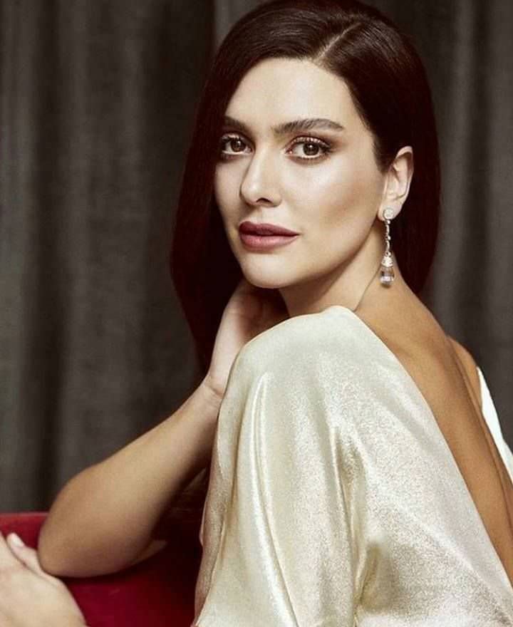 Bergüzar Korel'in makyajsız hali şaşırttı