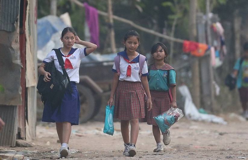 Kanatsız melek Angelina yeniden anne oldu!