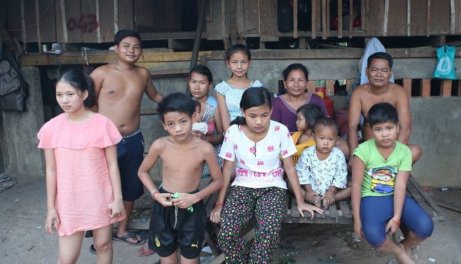 Kanatsız melek Angelina yeniden anne oldu!