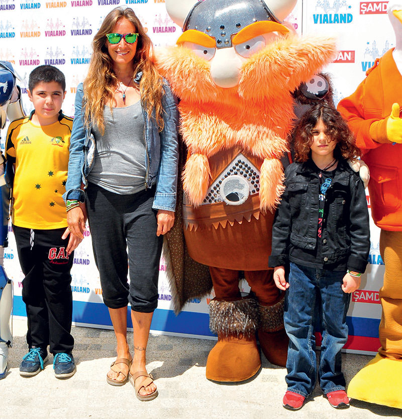 Ünlü isimler ve çocukları Vialand’de bir araya geldi