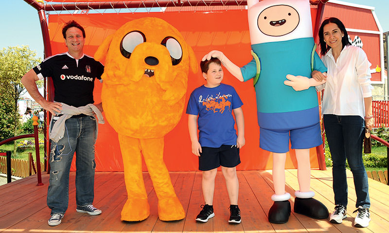 Ünlü isimler ve çocukları Vialand’de bir araya geldi