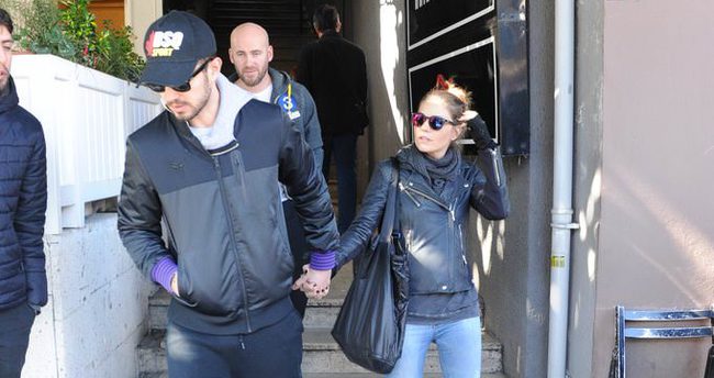 Aslı Enver karşısında eski eşini görünce...