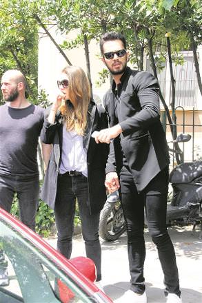 Murat Boz, Aslı Enver'i acı gününde yalnız bırakmadı