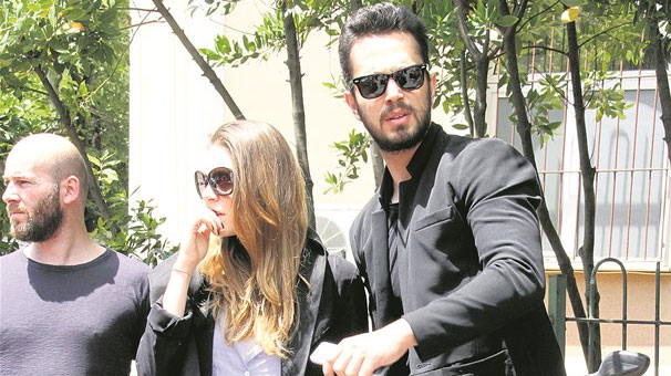 Murat Boz, Aslı Enver'i acı gününde yalnız bırakmadı