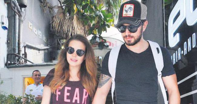 Aslı Enver karşısında eski eşini görünce...