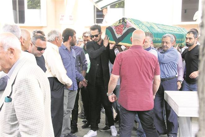 Murat Boz, Aslı Enver'i acı gününde yalnız bırakmadı