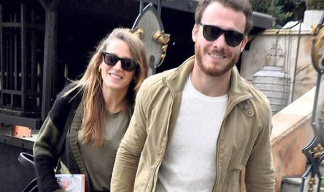 Serenay Sarıkaya ve Kerem Bursin ev baktı