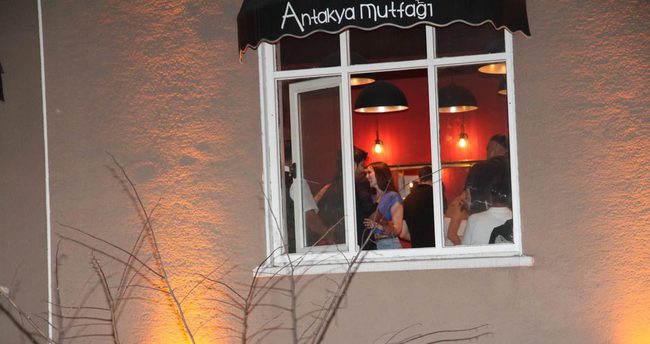 Fahriye Evcen Burak Özçivit'le ilişkisini nasıl kurtardı?