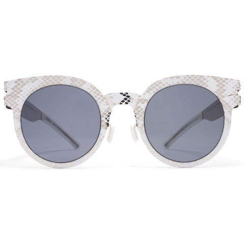 Trend alarmı: Beyaz kedi gözlükler