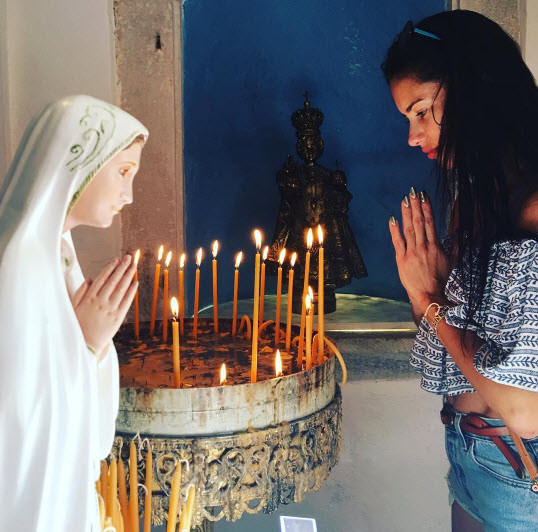 Adriana Lima, Sami Khedira ile Mikanos'ta