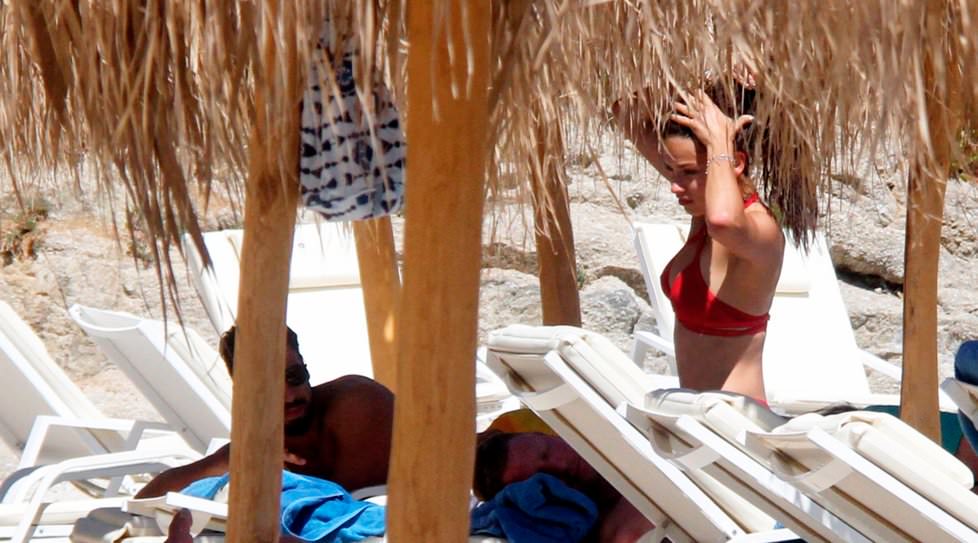 Adriana Lima, Sami Khedira ile Mikanos'ta