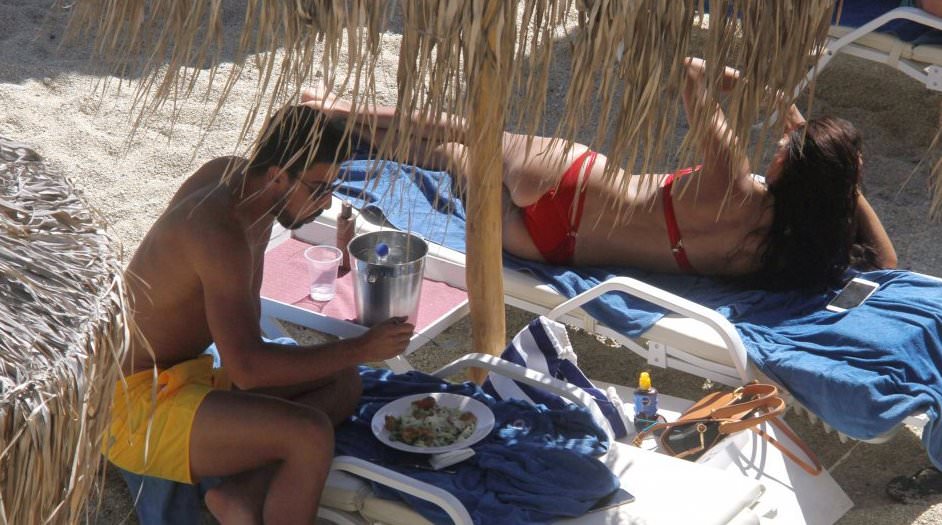 Adriana Lima, Sami Khedira ile Mikanos'ta