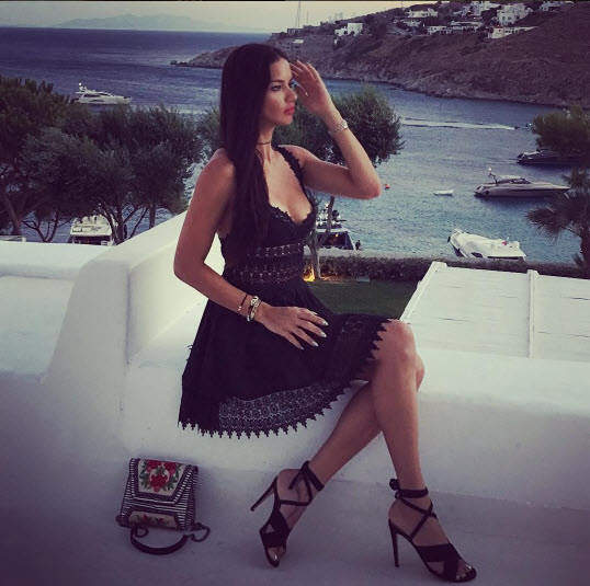 Adriana Lima, Sami Khedira ile Mikanos'ta